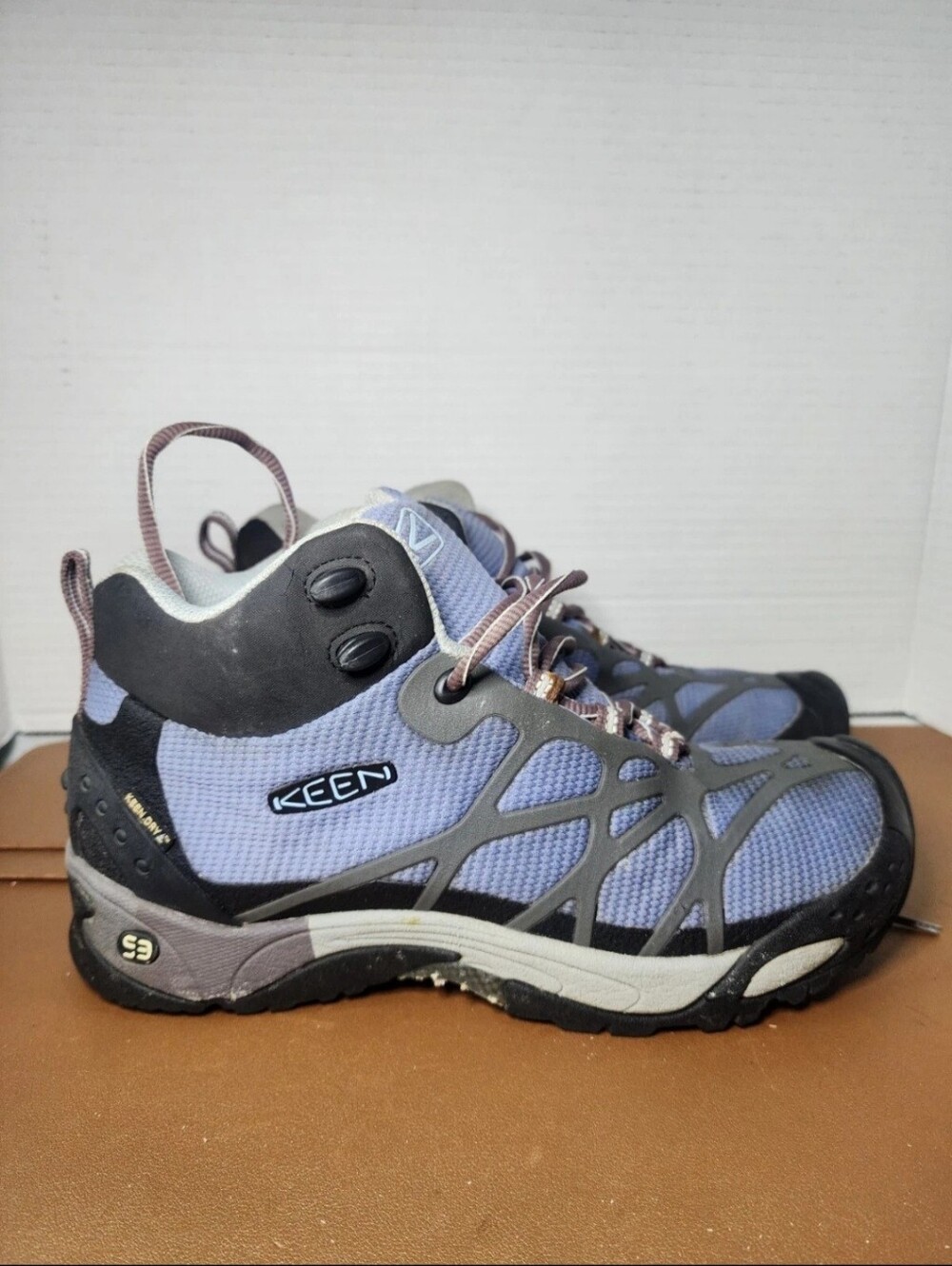 KEEN Dry Size Shellback Hiking Boots Shoes size 9